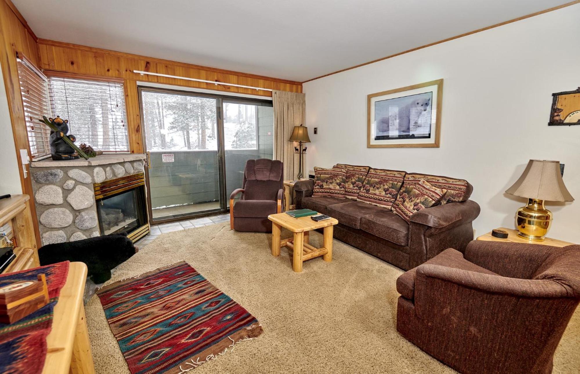 Apartment with Mountain View photo 1