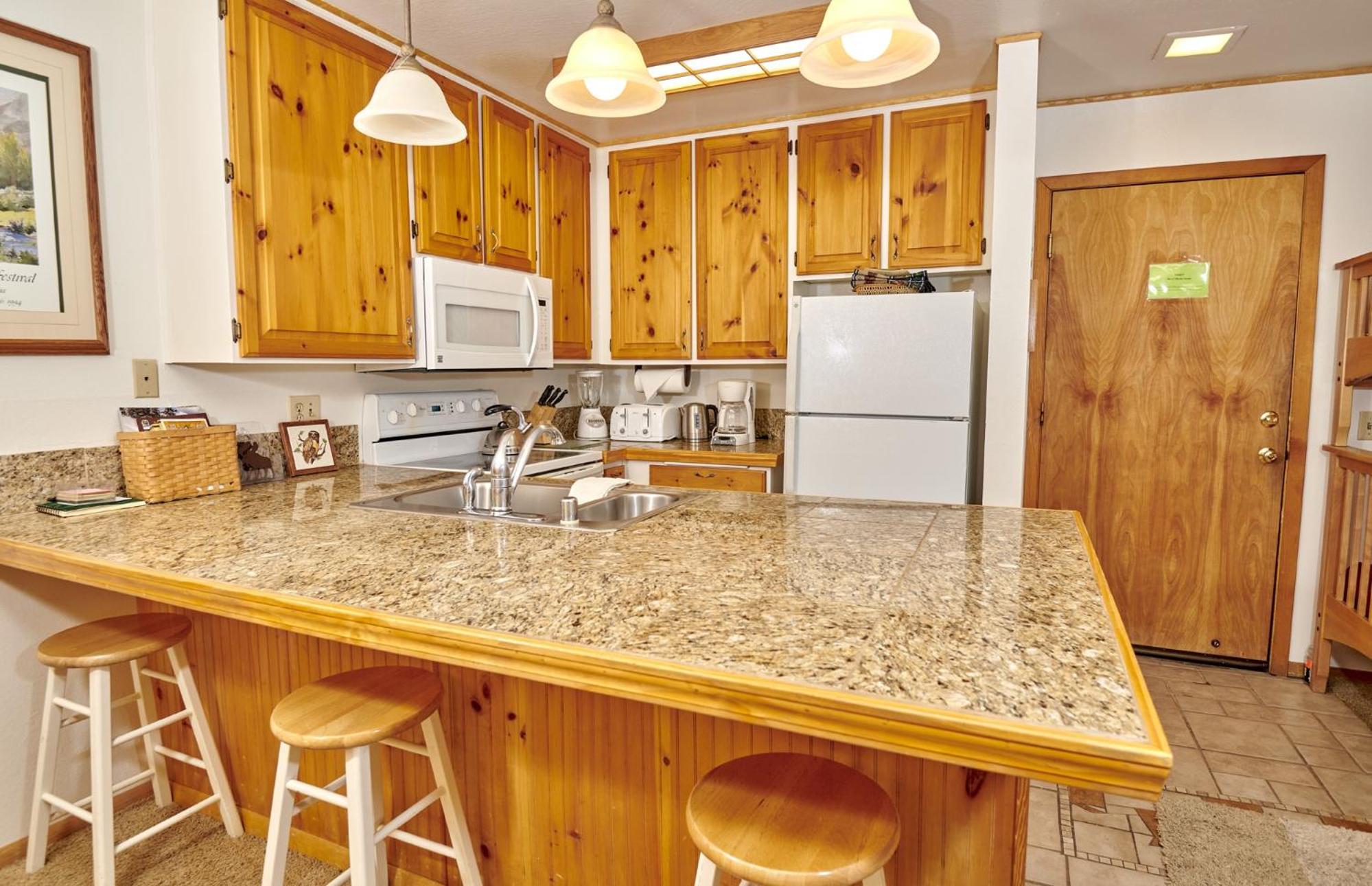 Apartment with Mountain View photo 3