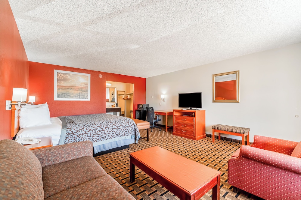 Room, 1 King Bed with Sofa bed, Non Smoking photo 2