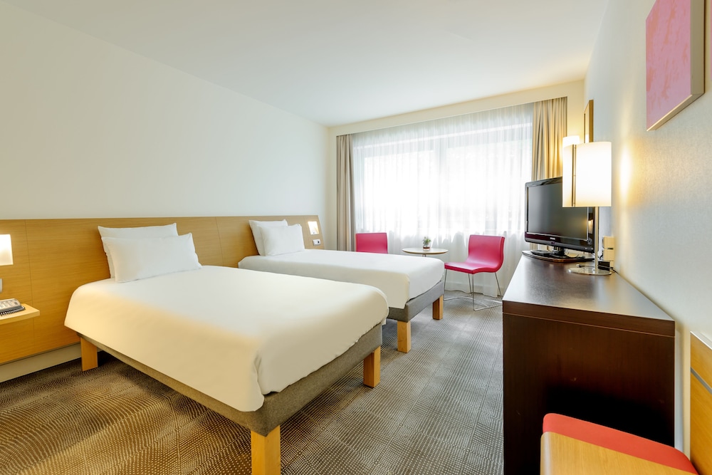 Standard Twin Room, 2 Twin Beds - Photo 1