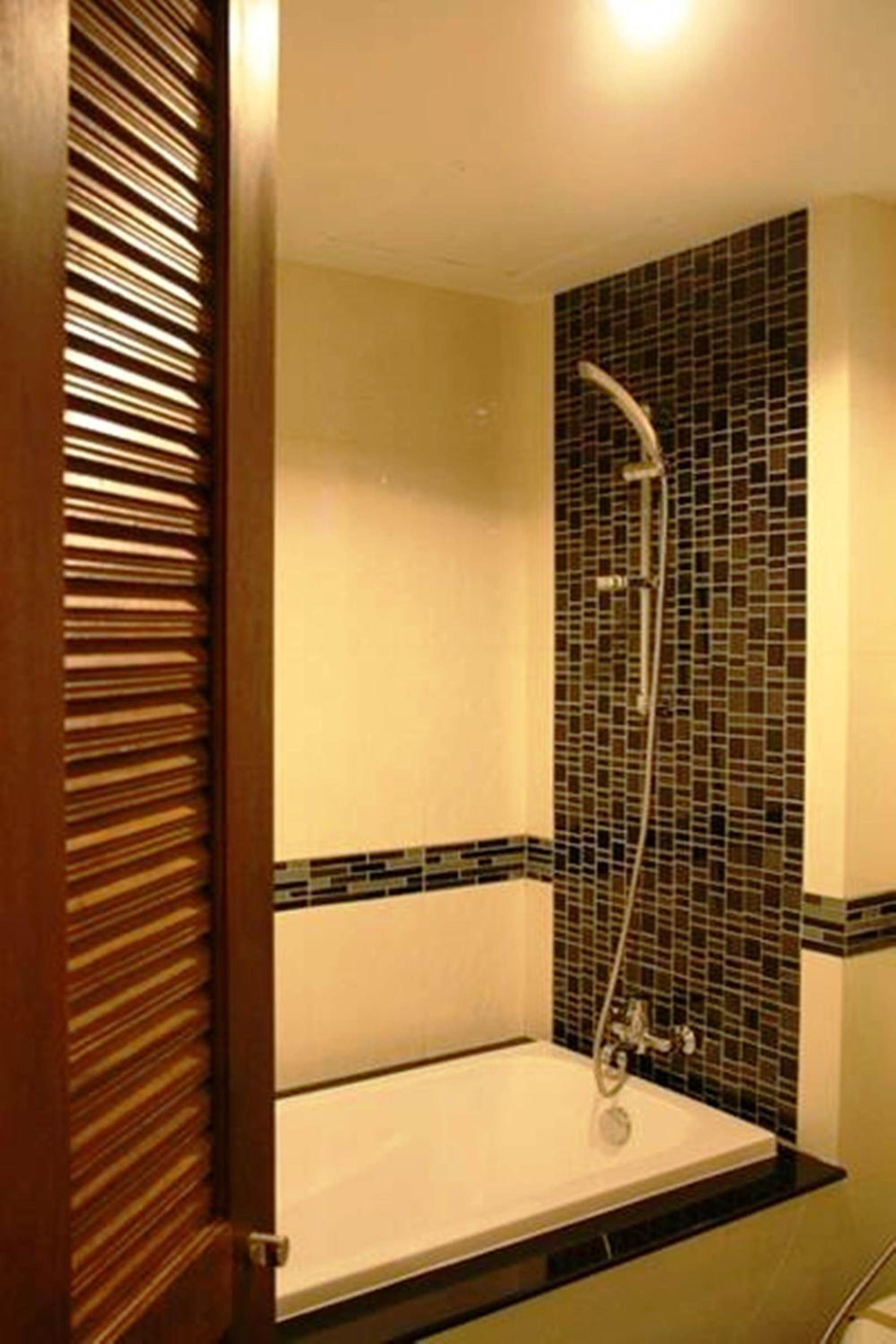 Family Room (4 Adults) - Photo 14