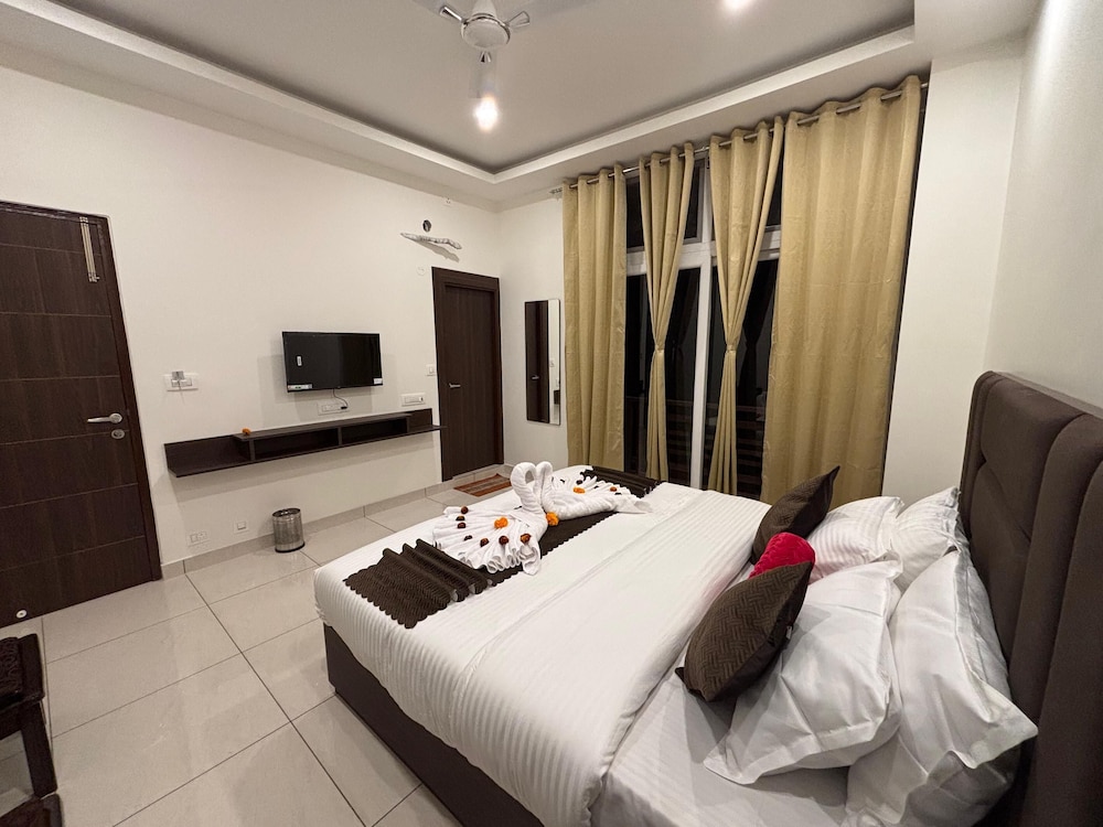 Luxury Room, Balcony, Lake View - Photo 6