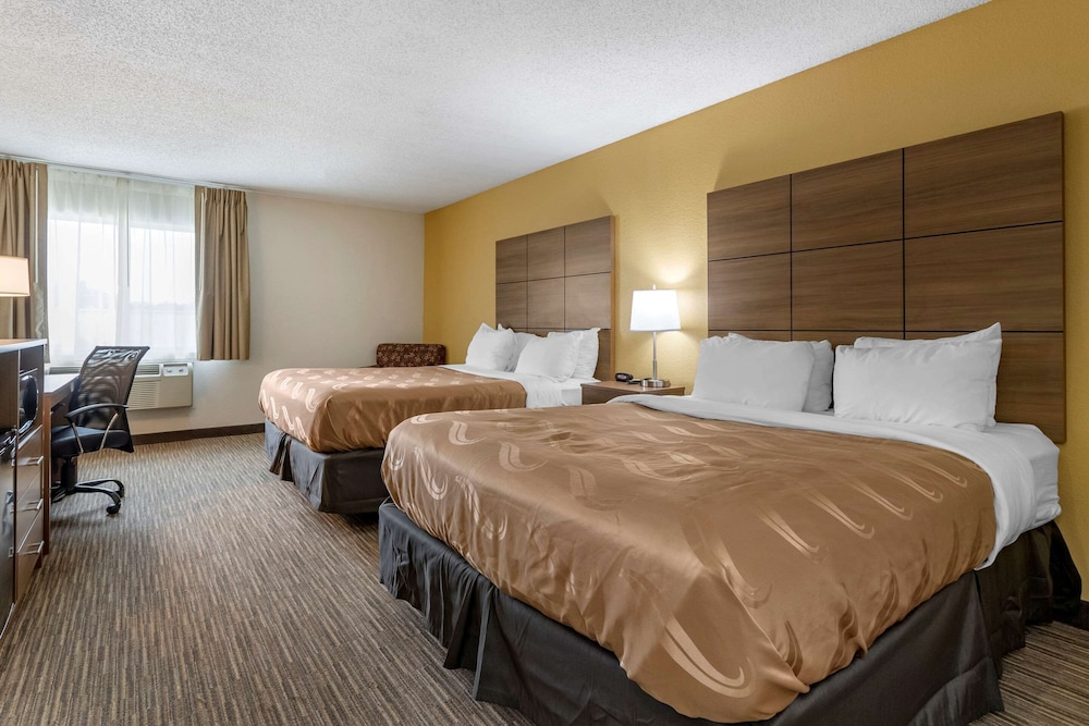 Standard Room, 2 Queen Beds, Non Smoking - Photo 1