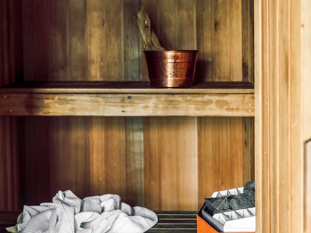 Loft, 1 King Bed thumbnail 5