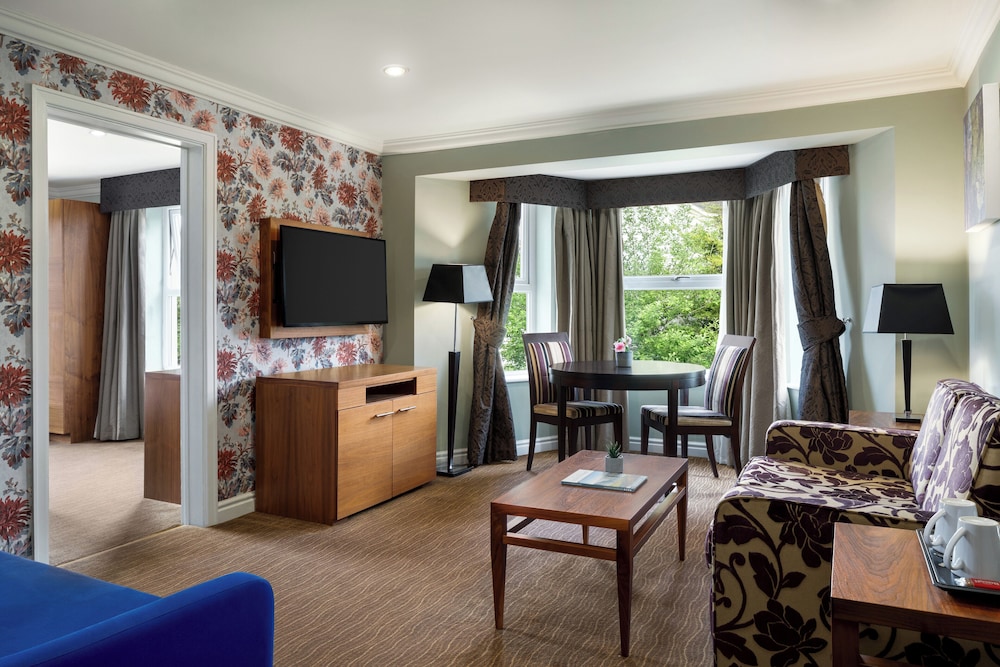 Suite, 1 King Bed with Sofa bed, Non Smoking - Photo 1