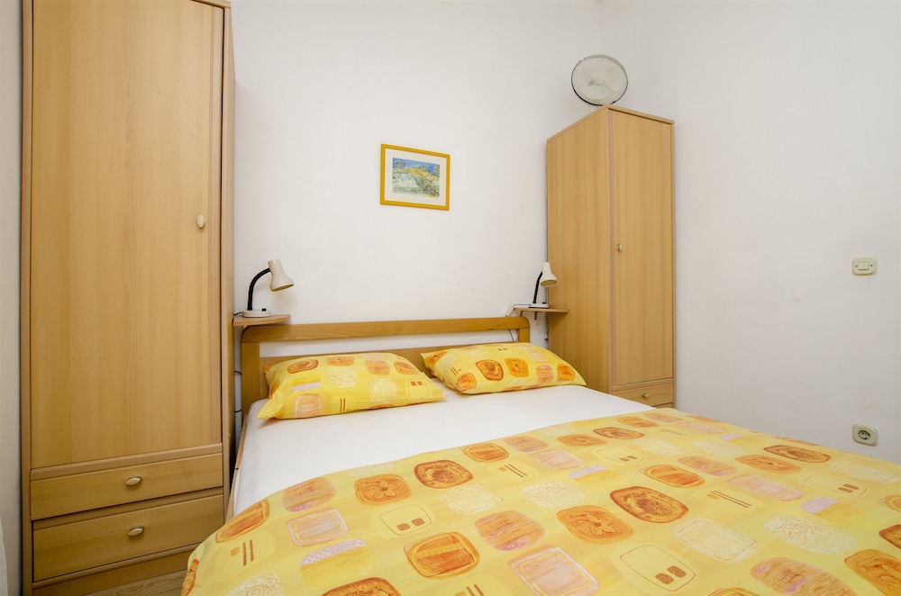 Apartment (A1)