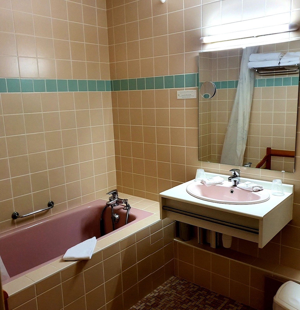 Standard Double Or Twin Room photo 3