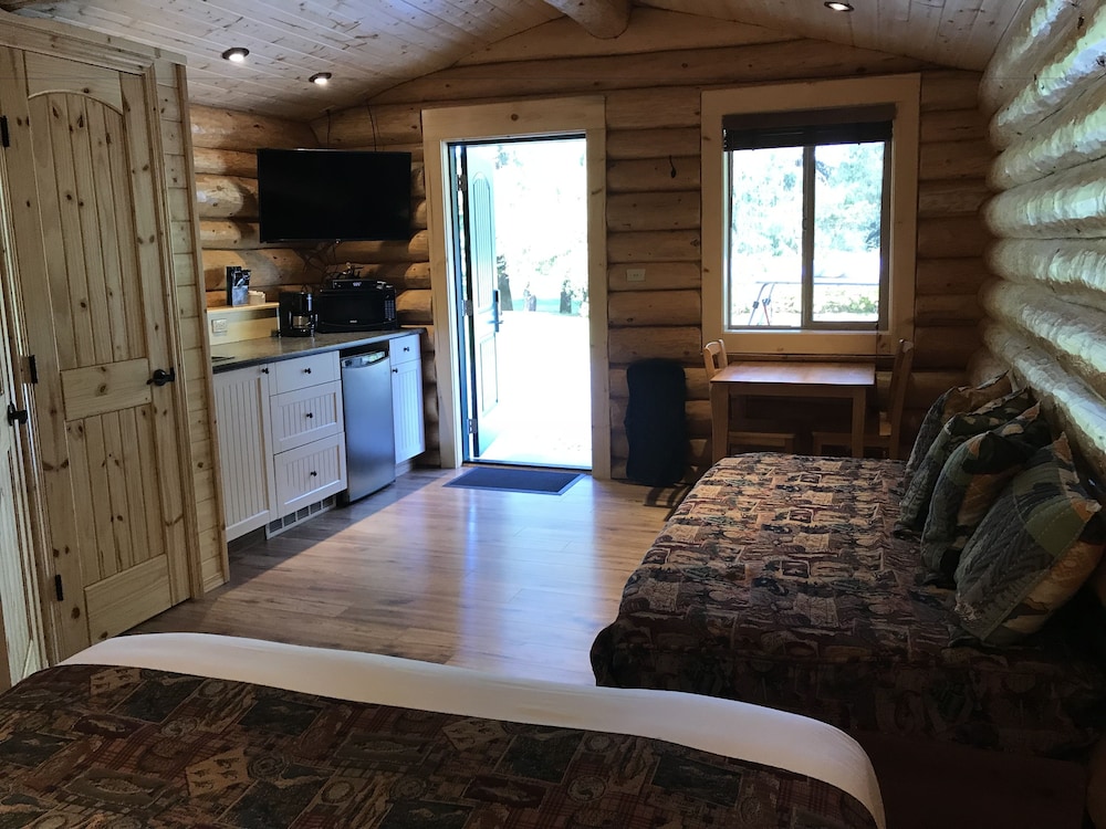 Cabin, 1 Queen Bed and 1 Futon, Non Smoking photo 2