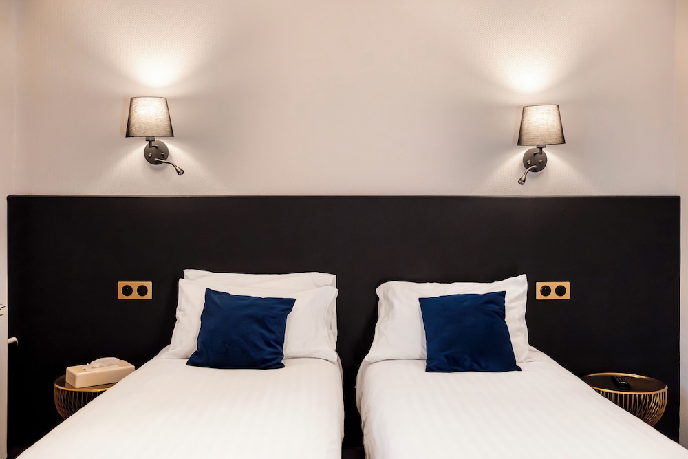 Superior Double or Twin Room photo 1