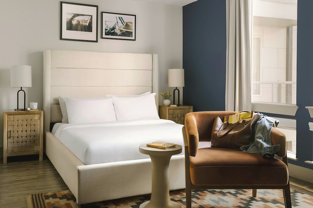 Superior Studio, 1 Queen Bed