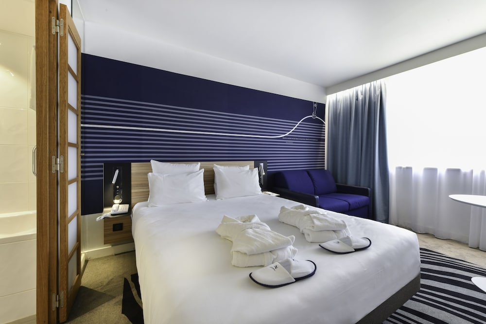 Executive Room, 1 Double Bed with Sofa bed - Photo 3