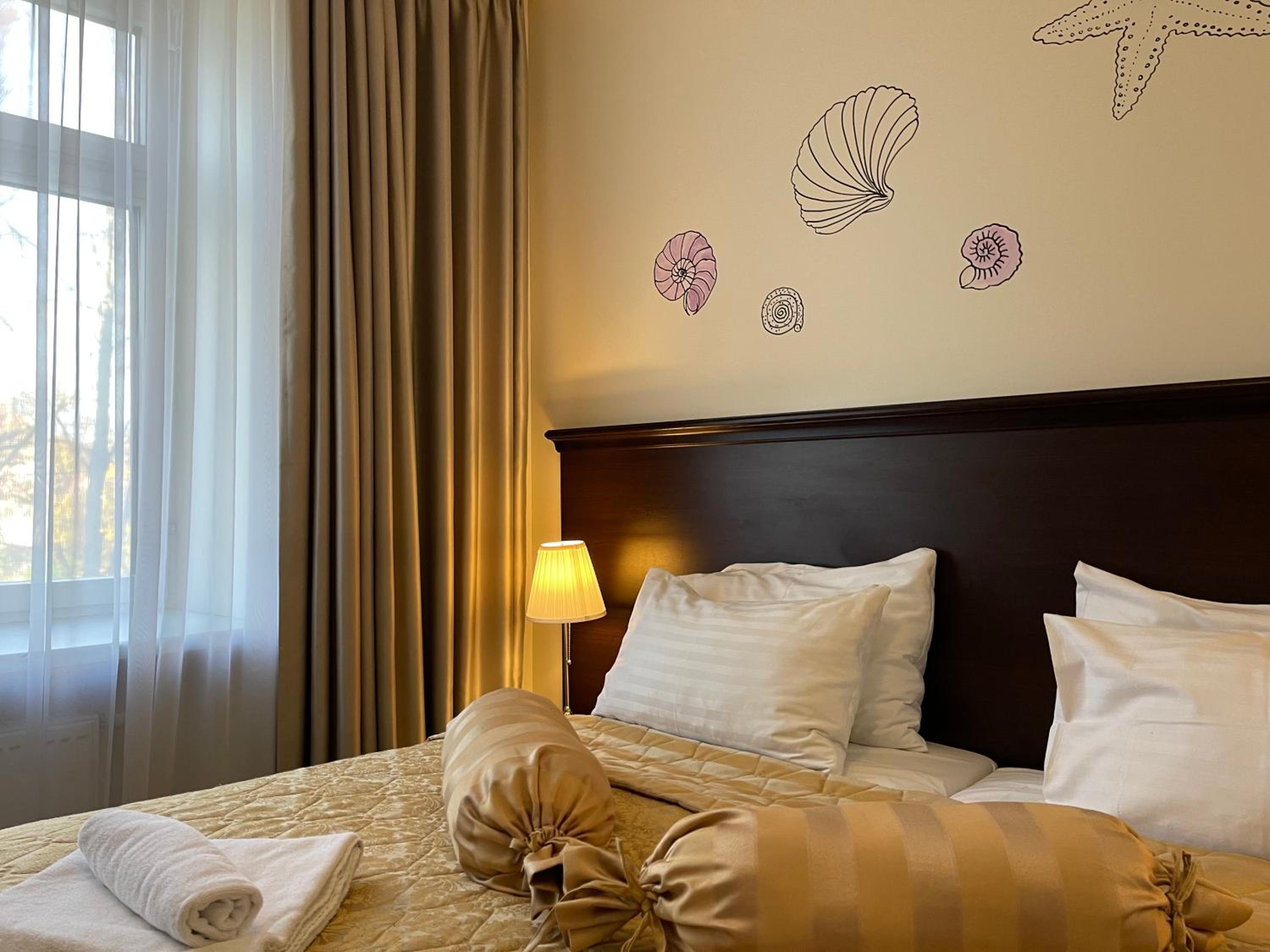 Large Double Room