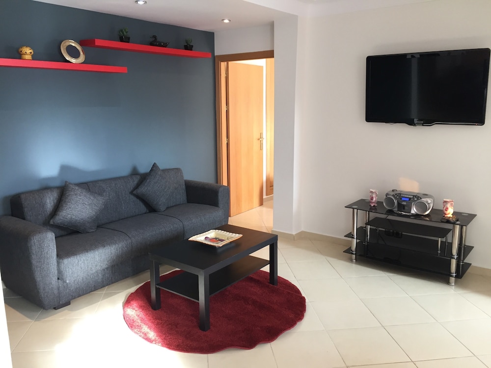 Standard Apartment, 3 Bedrooms, Pool View (G-94) photo 3