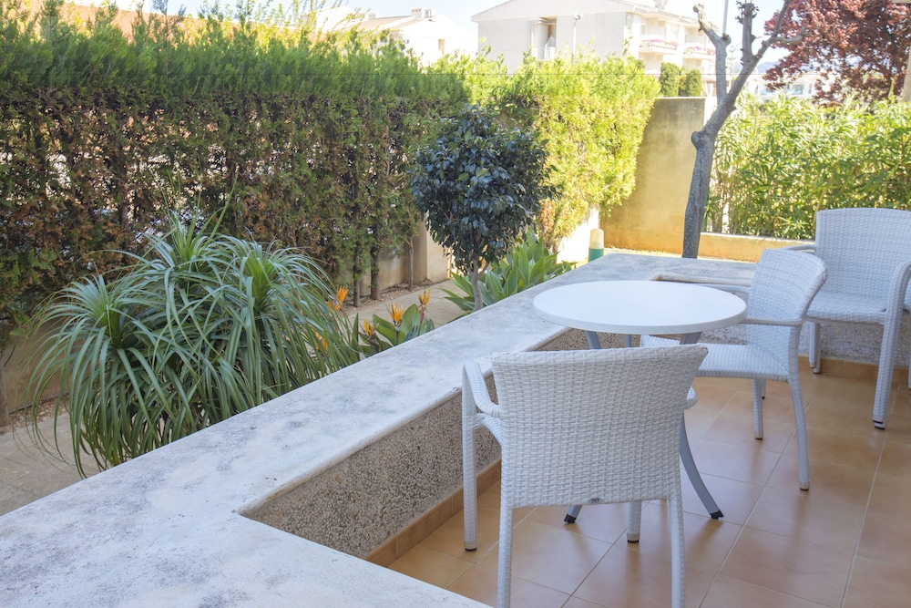 Apartment, 1 Bedroom, Balcony (main hotel building 50m away) photo 3