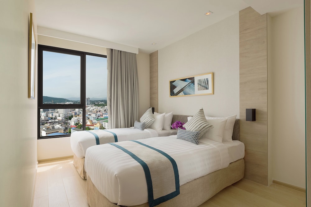 Premier Room, 2 Bedrooms - Photo 10