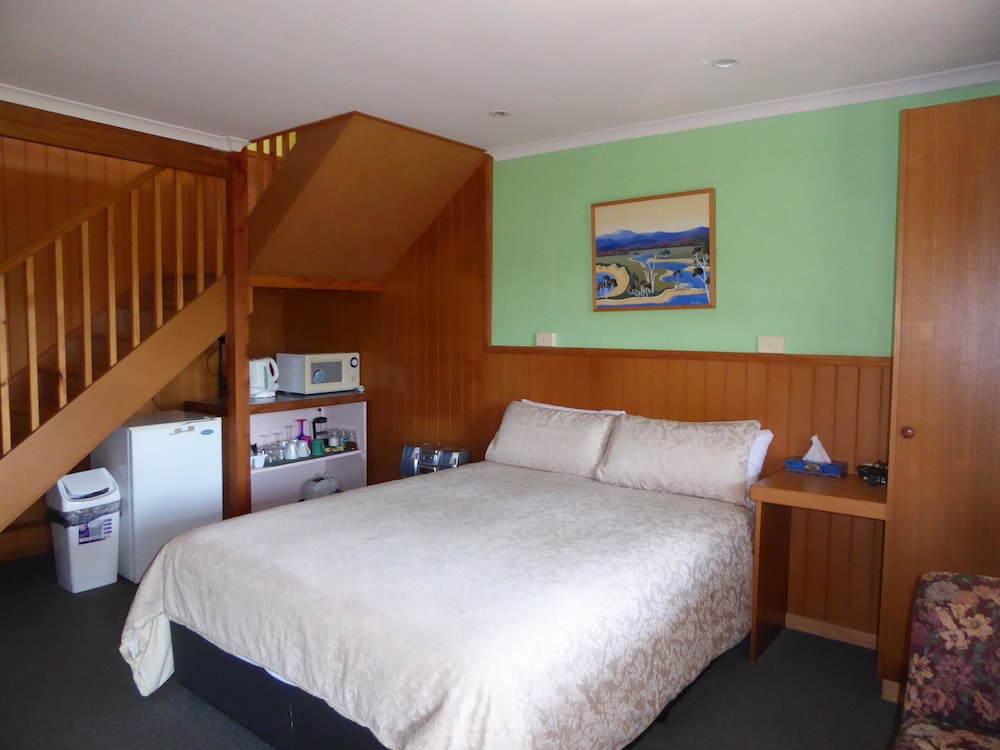 Economy Studio, 2 Bedrooms photo 2