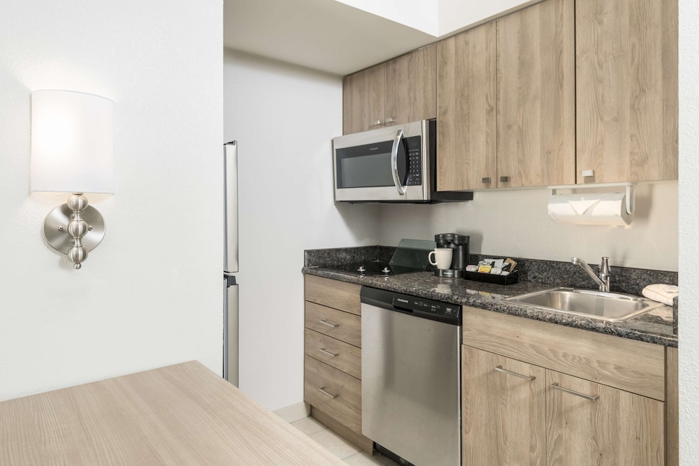Suite, 1 Bedroom, Non Smoking - Photo 7