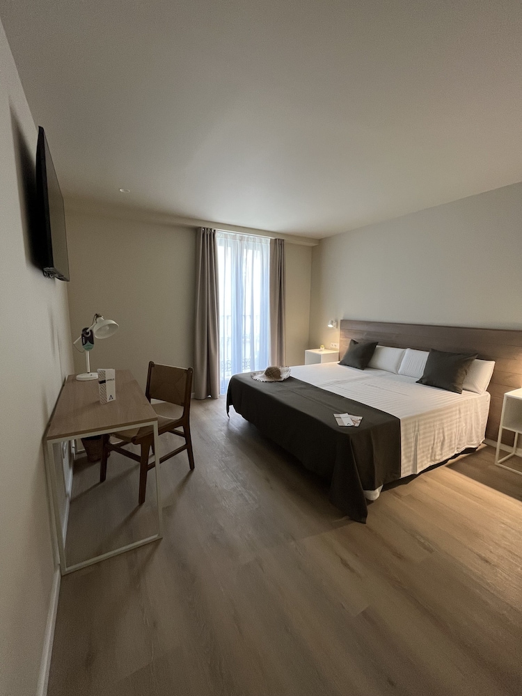 Standard Double Room - Photo 1