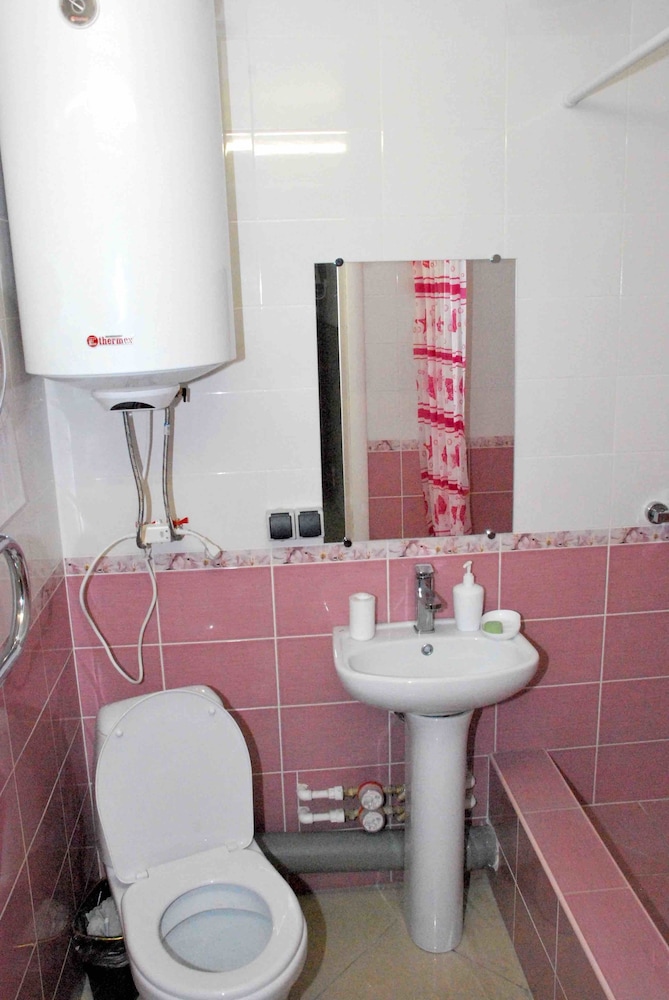 Standard Double Room, Private Bathroom photo 2