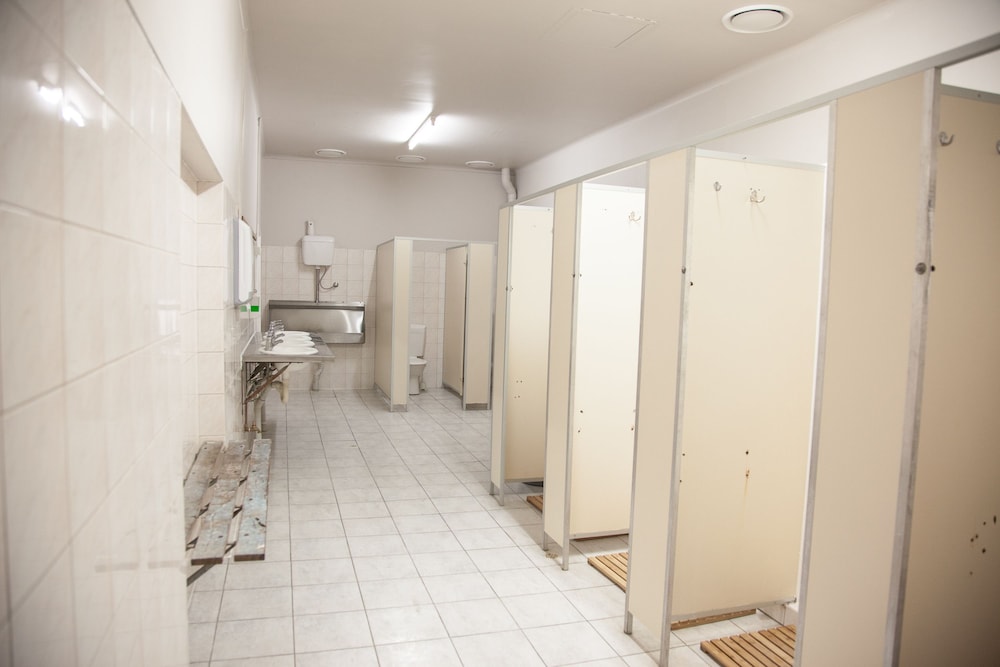 8 Share Mixed Dorm with Air-Conditioning photo 2