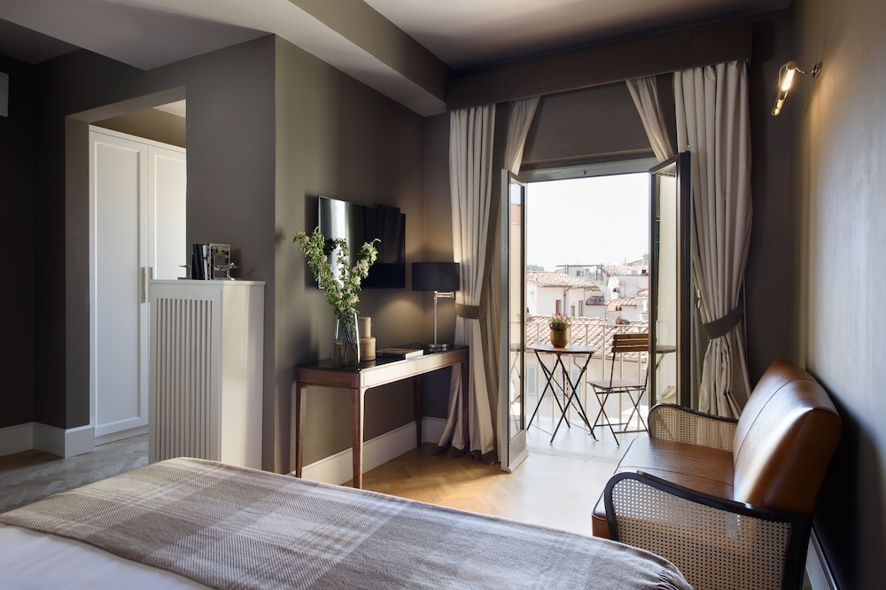 Deluxe Suite, Balcony, City View photo 1