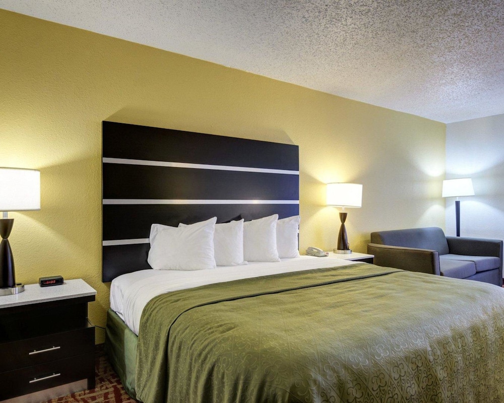 Standard Room, 1 King Bed with Sofa bed, Non Smoking photo 2