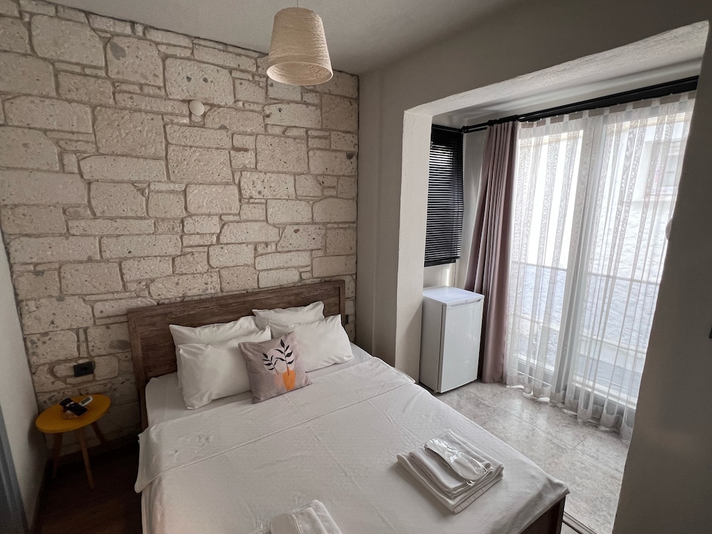 Double Room, 1 Queen Bed, Private Bathroom