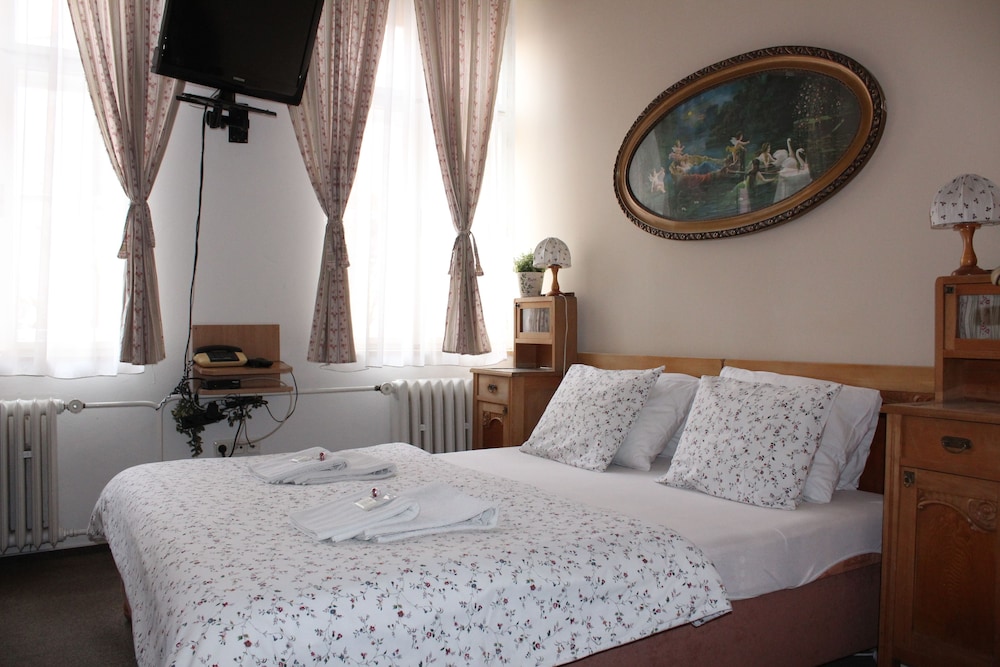 Standard Double Room photo 2