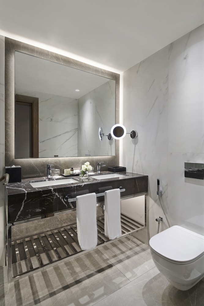 Signature 2 Bedroom Suite 2 King