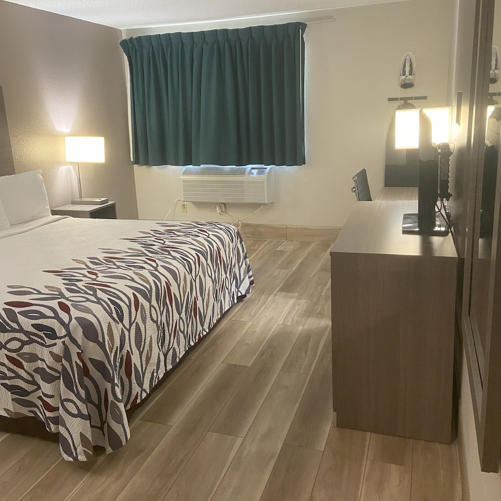 Superior Room, 1 King Bed, Non Smoking - Photo 4