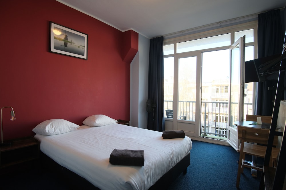 Double Room, Shared Bathroom (Balcony) photo 2