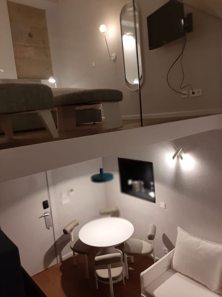 Family Studio Suite, 1 King Bed, Non Smoking, Mezzanine