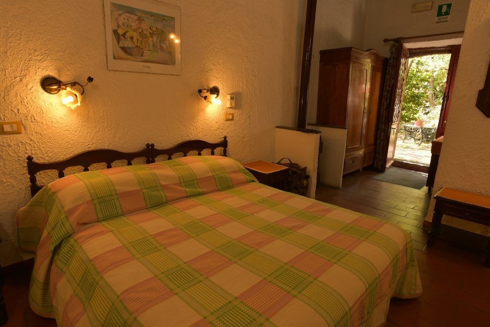 Triple Room, Garden View (CERERE) photo 1