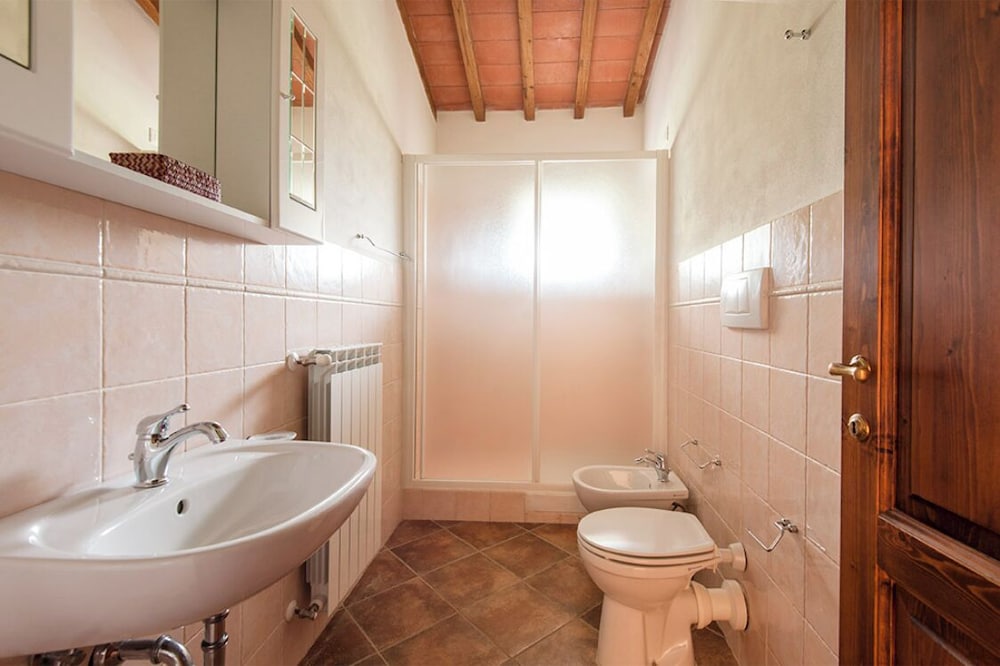 Family Apartment, 3 Bedrooms, Pets Allowed, Lake View photo 3