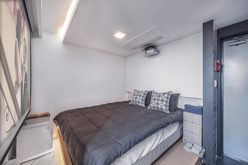 Basic Room, 1 Bedroom (502(Random)) - Photo 6
