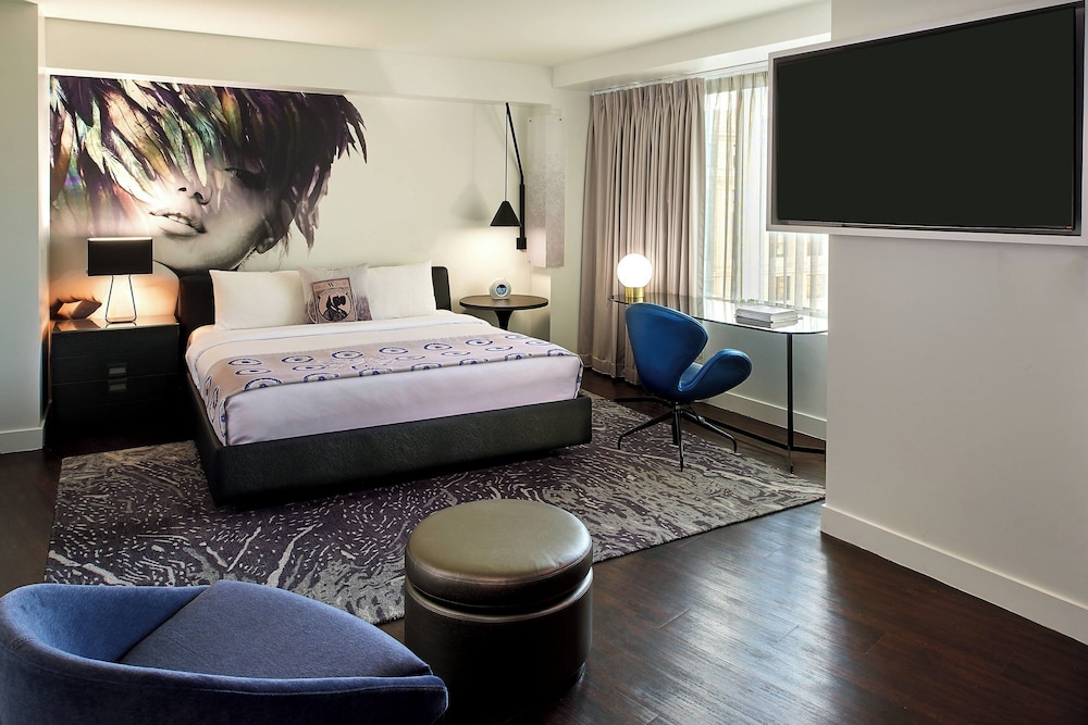 Marvelous Suite, Suite, 1 King Bed - Photo 2