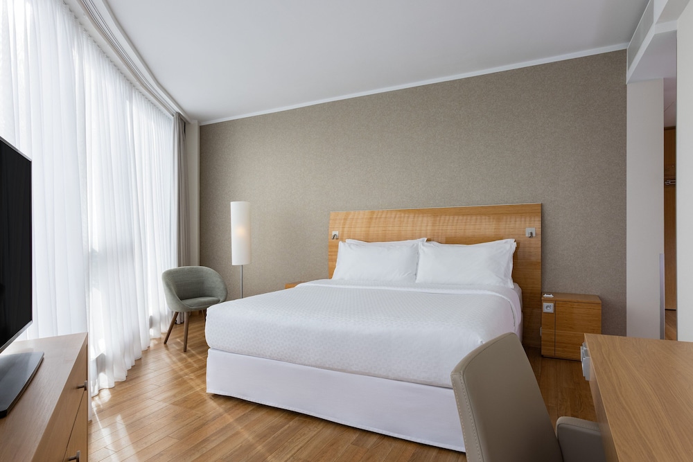 Executive Room, 1 King Bed photo 2