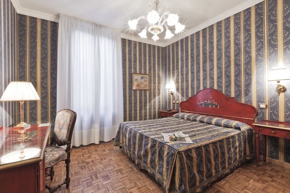 Standard Room photo 1