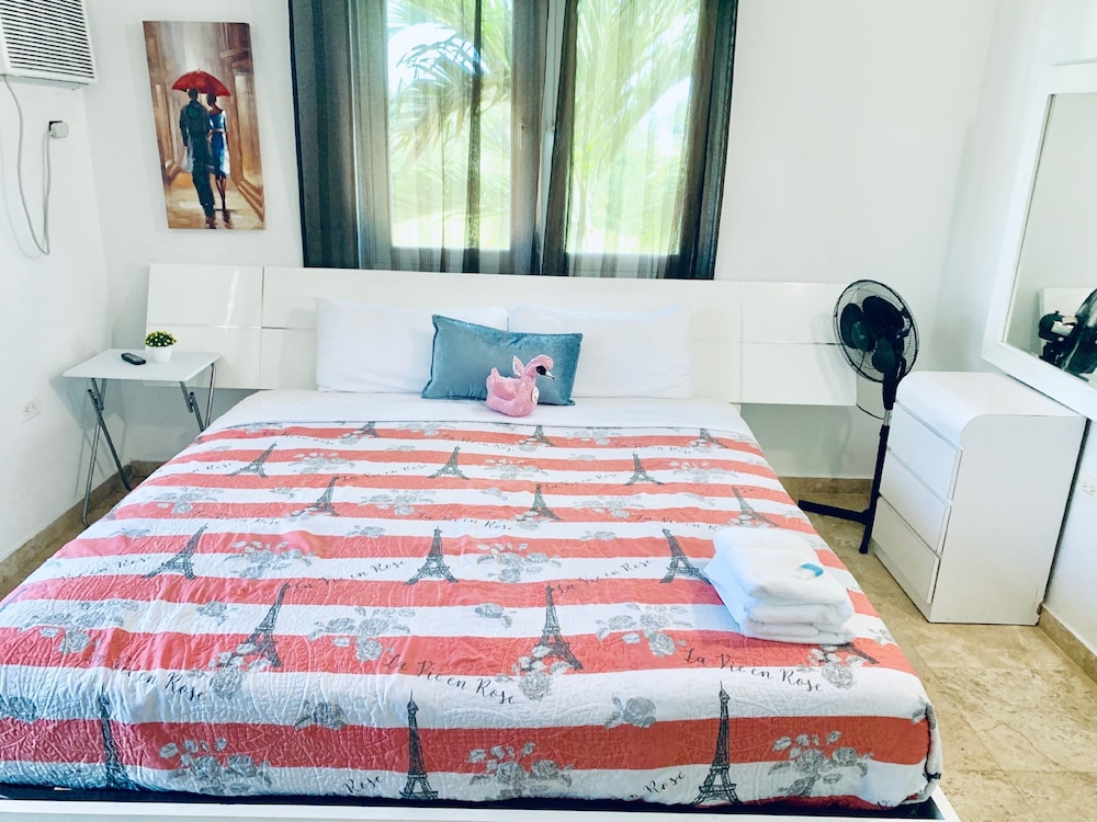 MwPi 203 Balcony View Suite with 1 King Size Bed Second Floor photo 3
