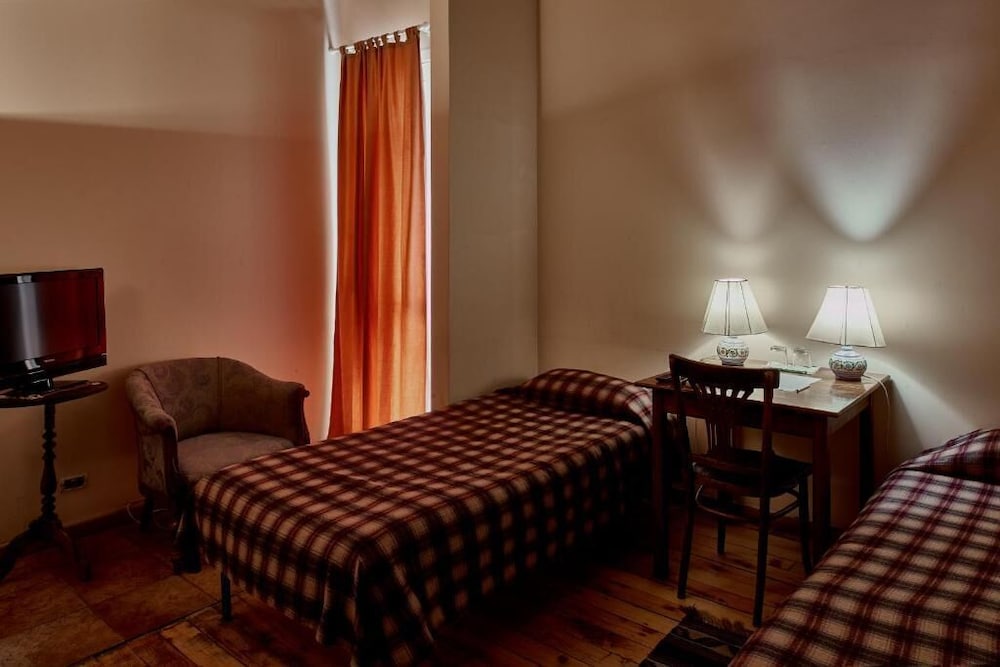 Standard Double or Twin Room photo 3