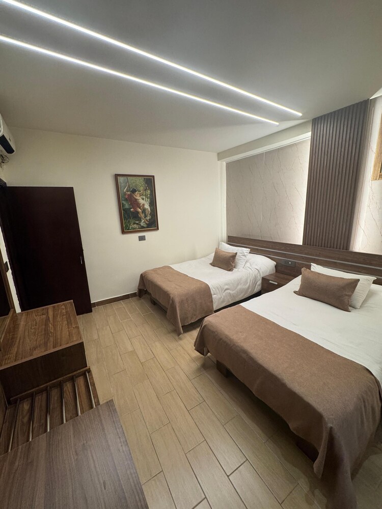 Suite, 2 Bedrooms, 2 Bathrooms, Partial Ocean View photo 1