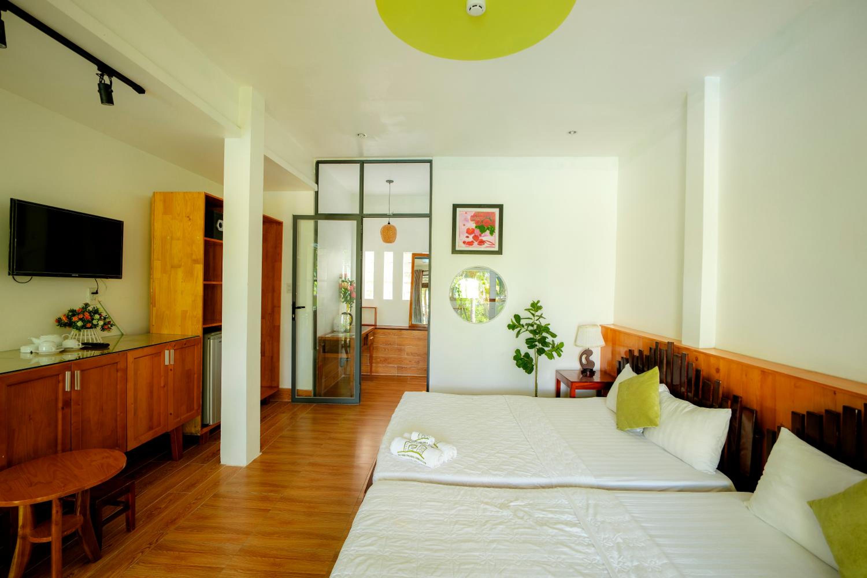 Bungalow (4 Adults) photo 2