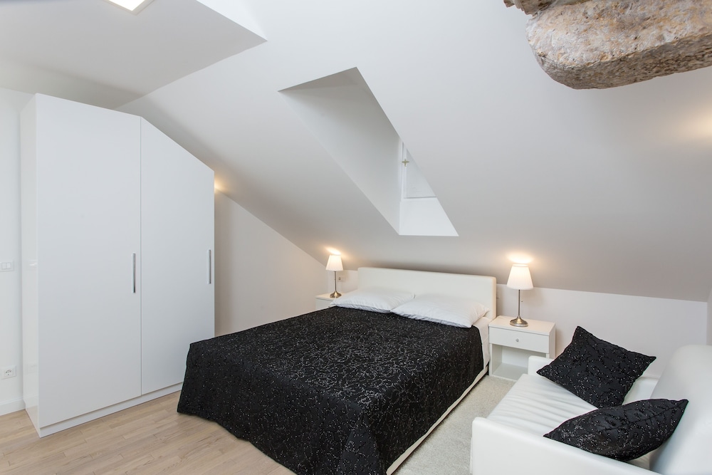 Classic Double Room (Attic) photo 1