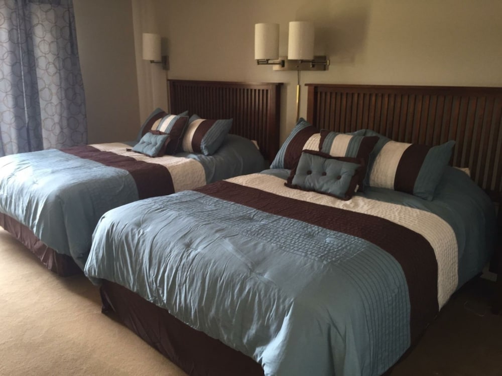 Deluxe Room, 2 Queen Beds, Non Smoking, Patio photo 1