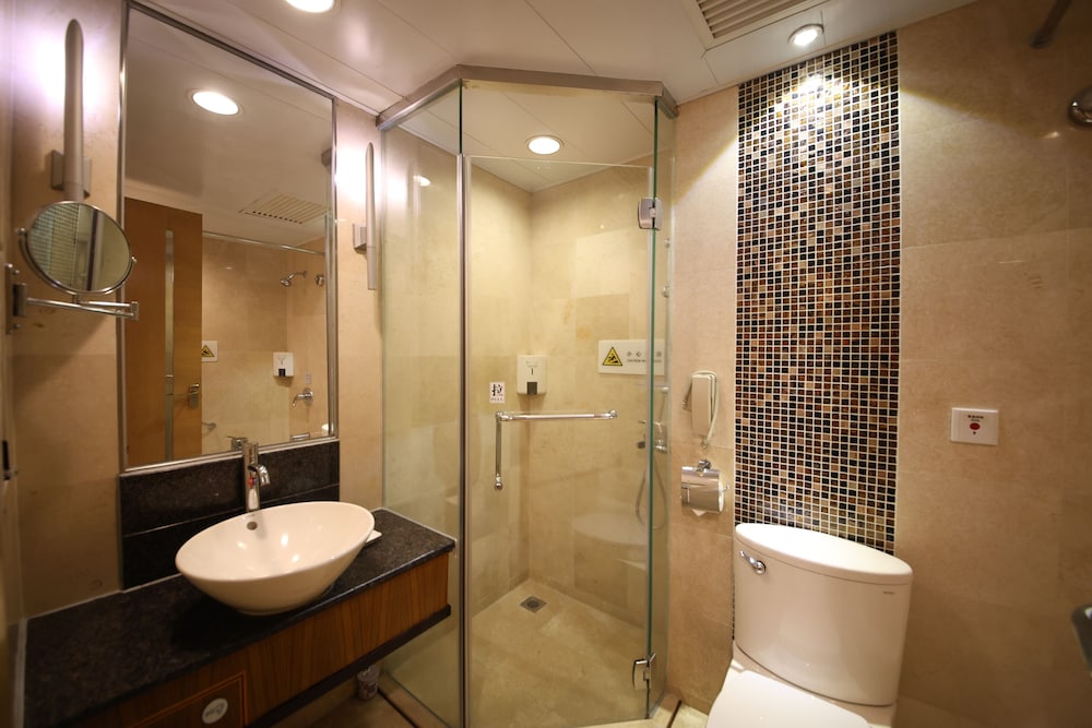 Executive Twin Room - Photo 8