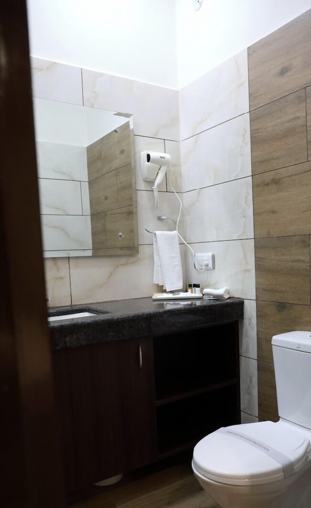 Premium Room - Photo 9