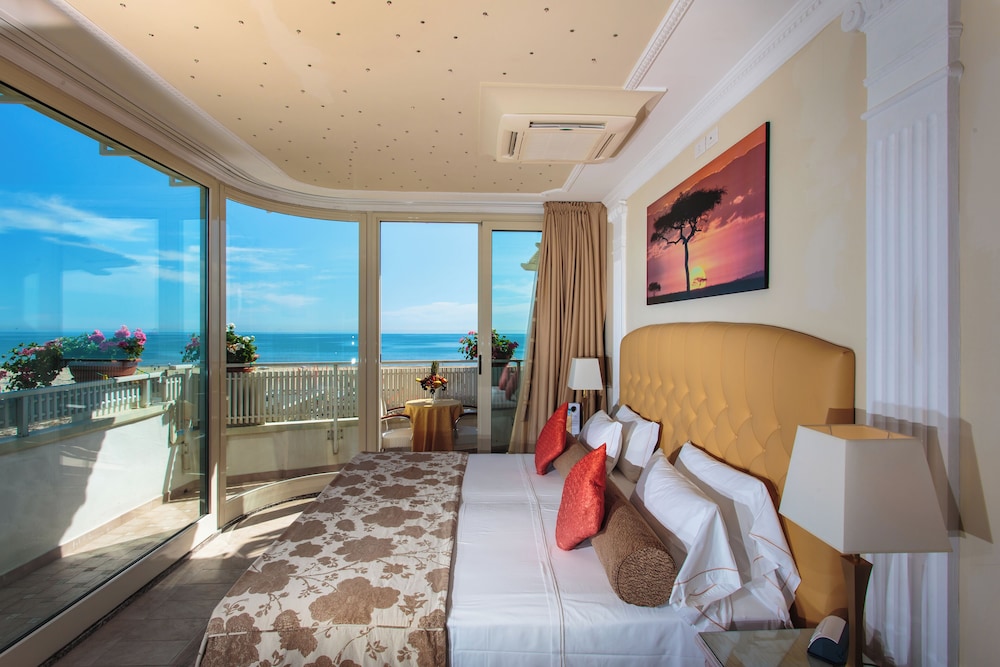 Suite with sea view photo 1
