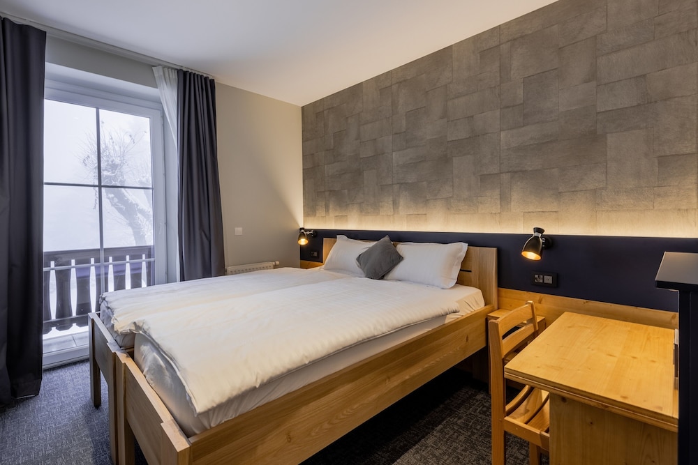 Deluxe Room, 2 Double Beds, Mountain View (Comfort Family Plus Room) photo 2