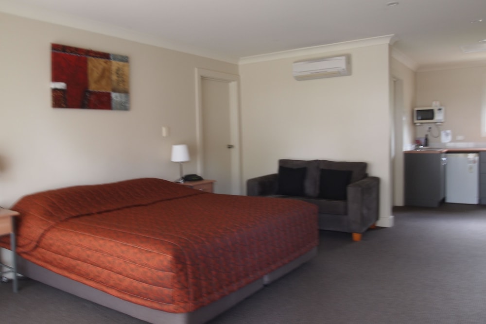 Deluxe Suite, 2 Bedrooms, Patio, Ground Floor photo 2