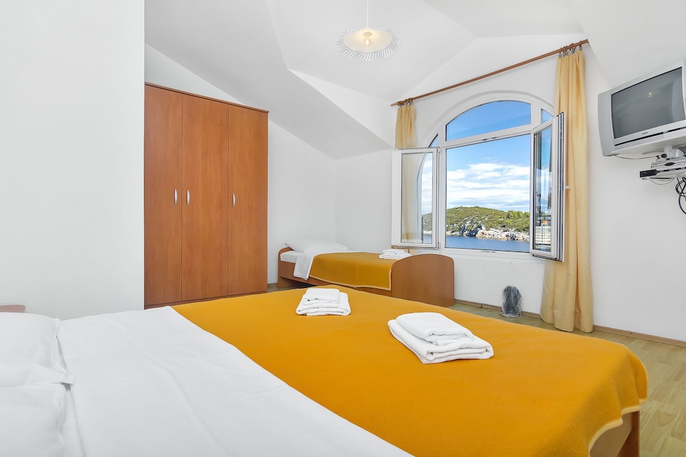 Apartment, 2 Bedrooms, Terrace, Sea View